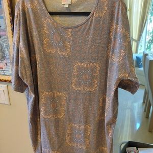 LuLaRoe 2xl shirt